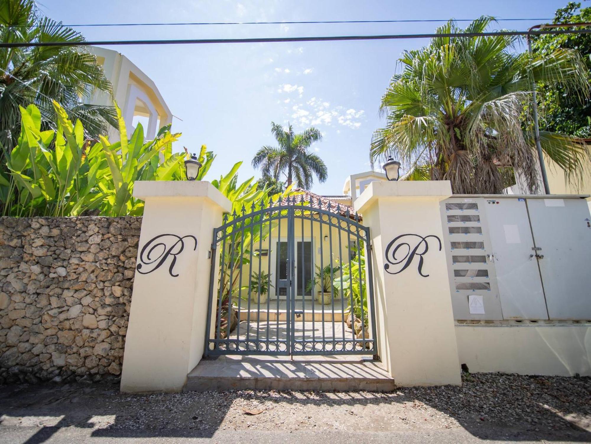 Room In Guest Room - 2Br Caribbean Condo In Cabarete Center Exterior photo